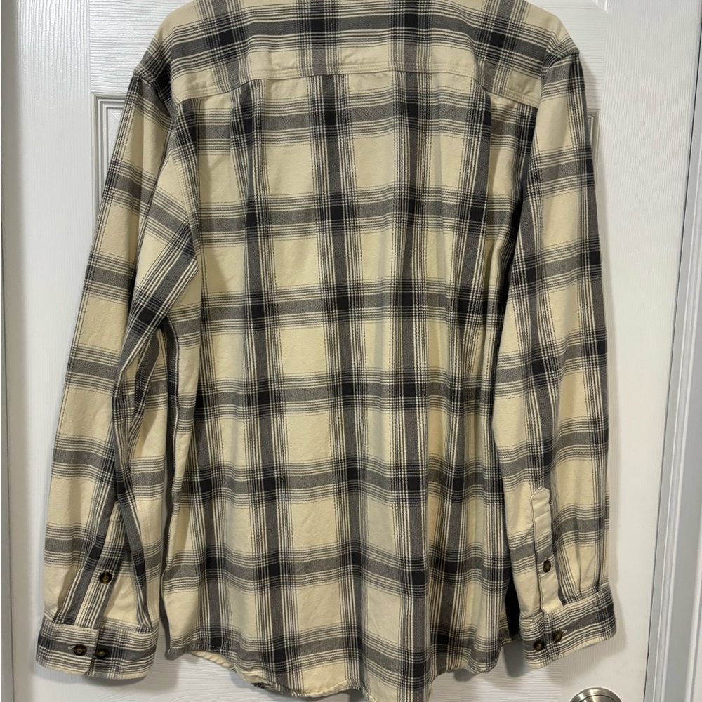 NWOT Carhartt flannel men’s size medium - Picture 2 of 3